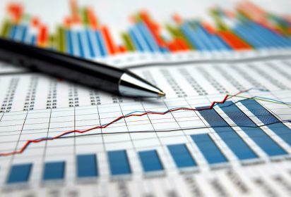 Q: Should I agree with my Minnesota divorce lawyer’s recommendation to hire a financial expert?