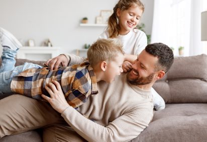 A Father’s Fight for Connection: Breaking Through Barriers to Reach His Children