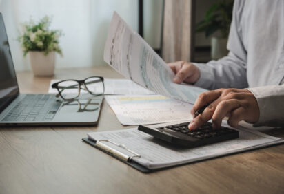 How Are Extracurricular Expenses Divided After Divorce?
